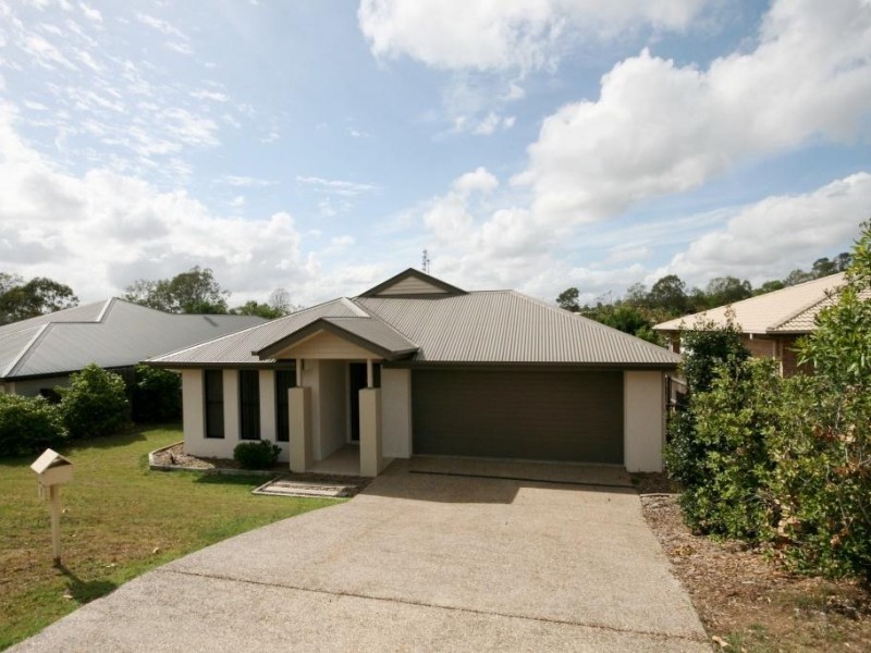 5 Parkview Close, Southside QLD 4570