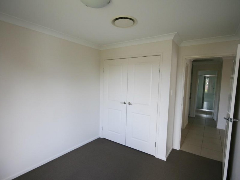 5 Parkview Close, Southside QLD 4570