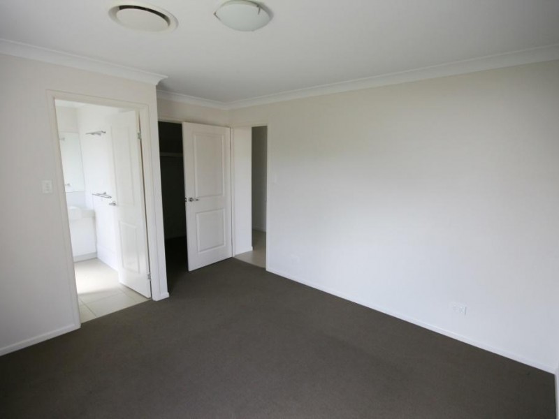 5 Parkview Close, Southside QLD 4570