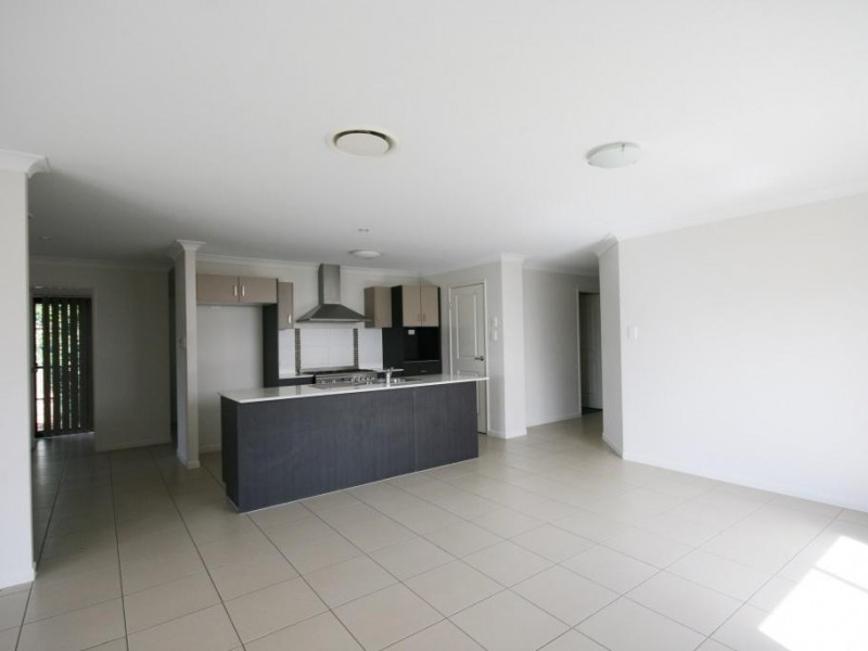 5 Parkview Close, Southside QLD 4570