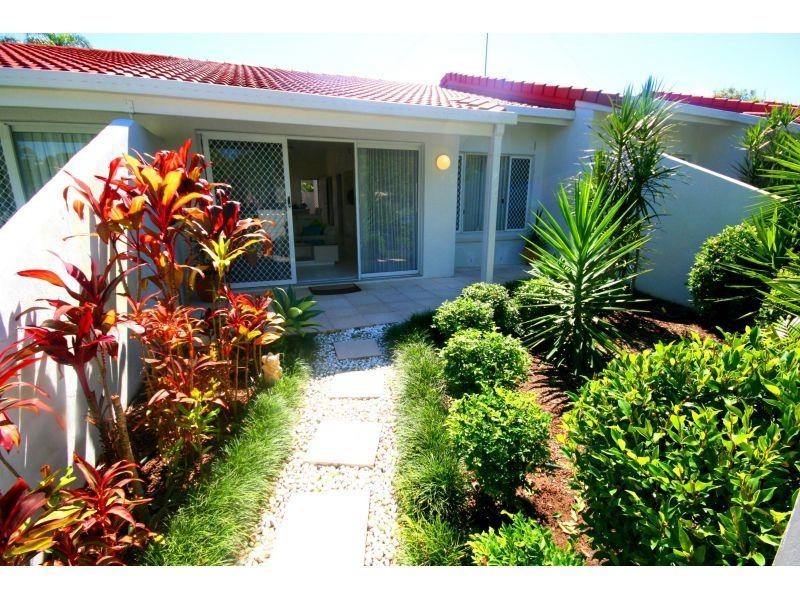 2/11 Woorookool Place, Noosaville QLD 4566