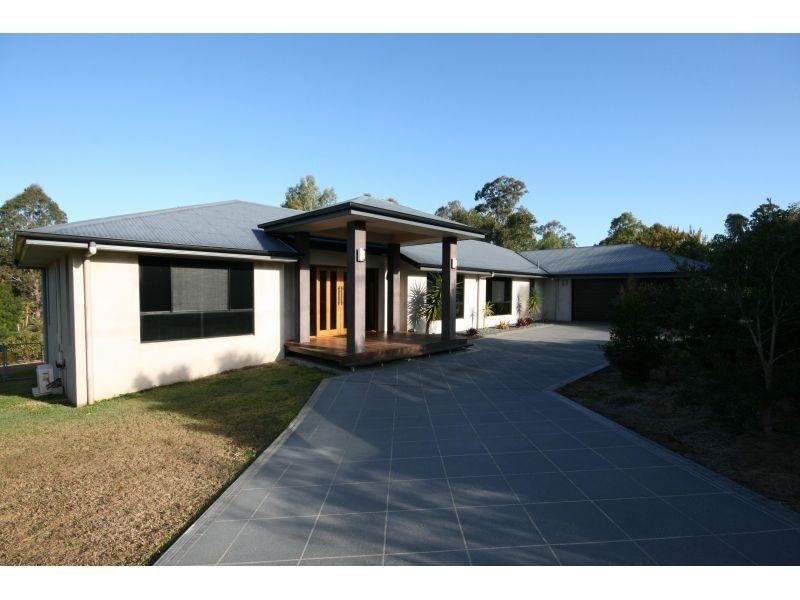 26 Emerald Drive, Southside QLD 4570