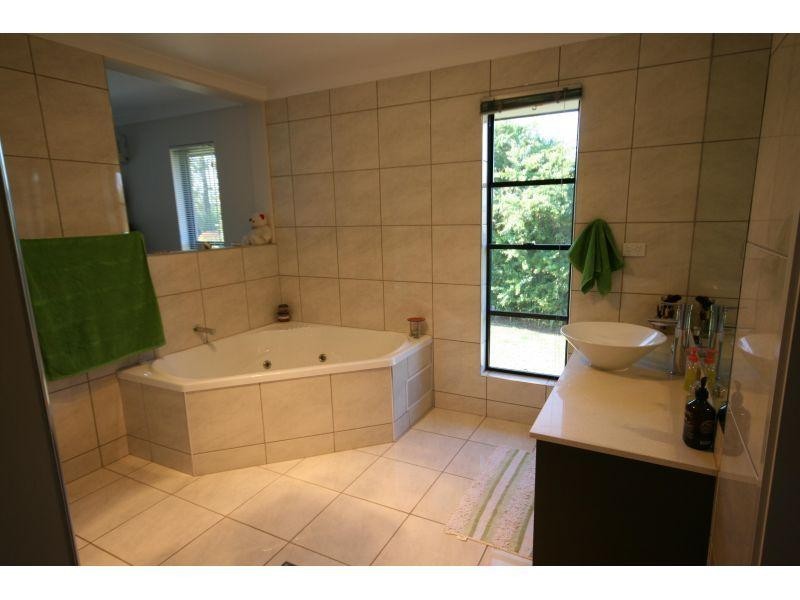 26 Emerald Drive, Southside QLD 4570