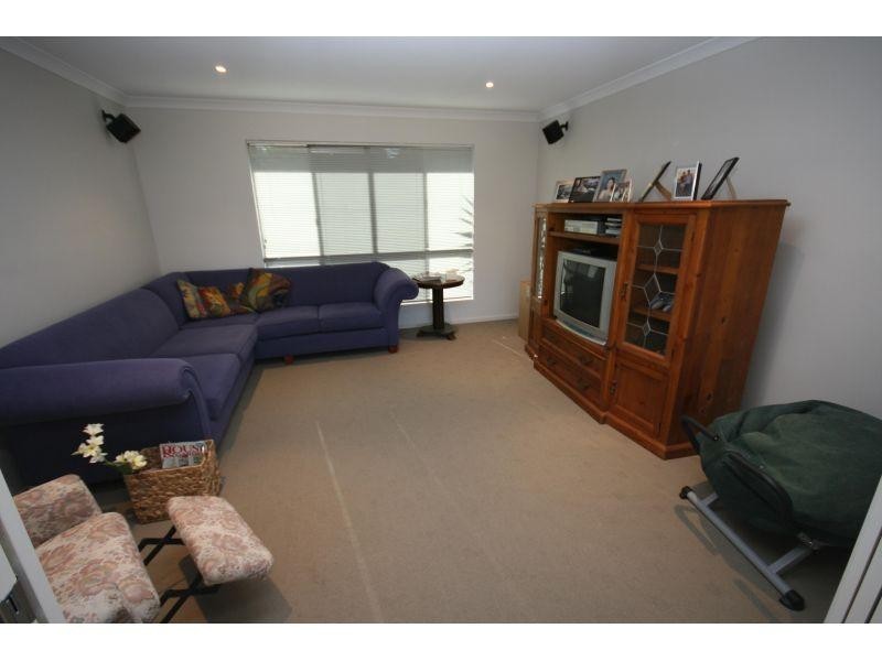 26 Emerald Drive, Southside QLD 4570