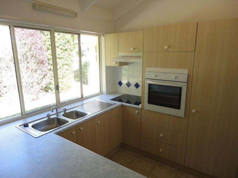 8 Moonbeam, Castaways Beach QLD 4567