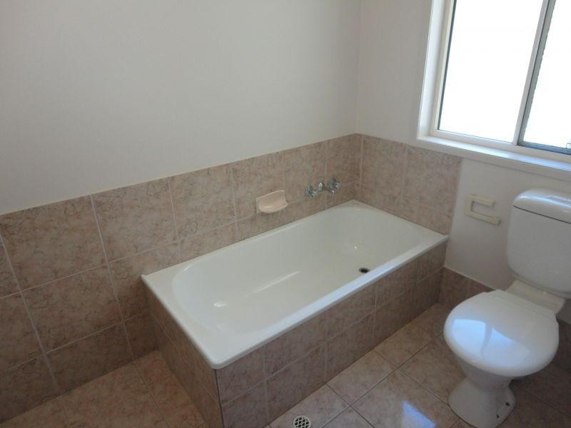 8 Moonbeam, Castaways Beach QLD 4567