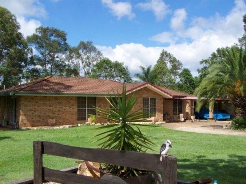 2 Van Doren, Southside QLD 4570