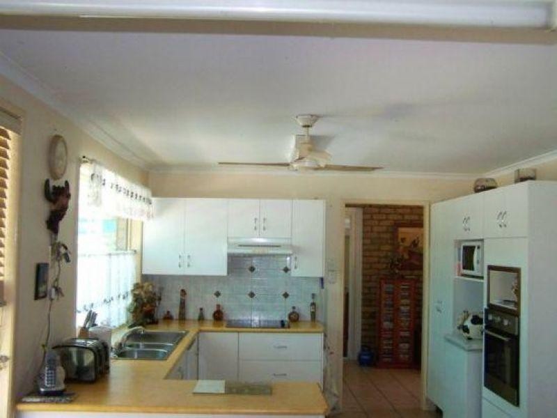 2 Van Doren, Southside QLD 4570