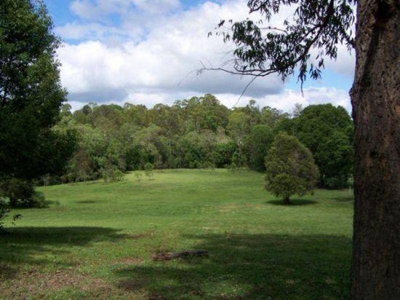 2 Van Doren, Southside QLD 4570