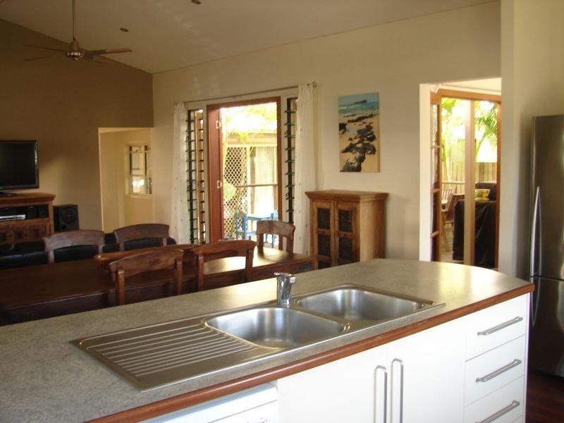 42 Lakedrive Crescent, Marcoola QLD 4564