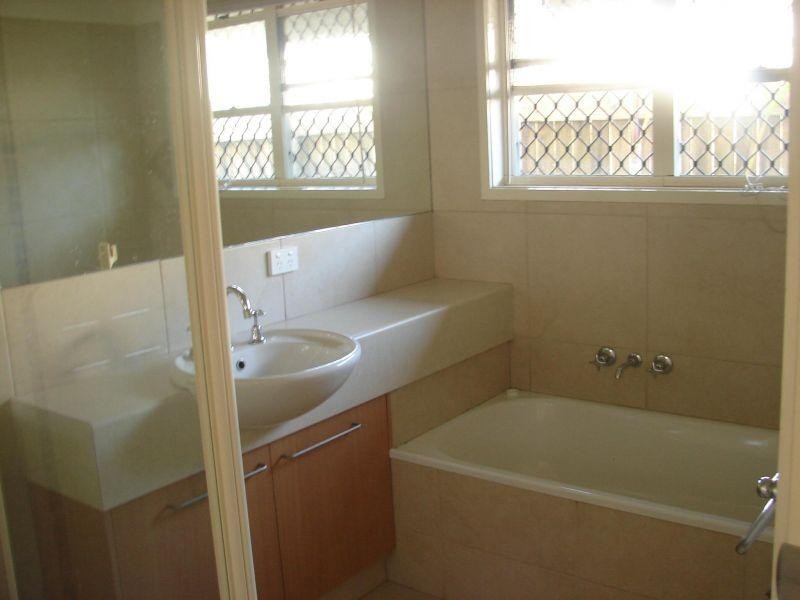 42 Lakedrive Crescent, Marcoola QLD 4564