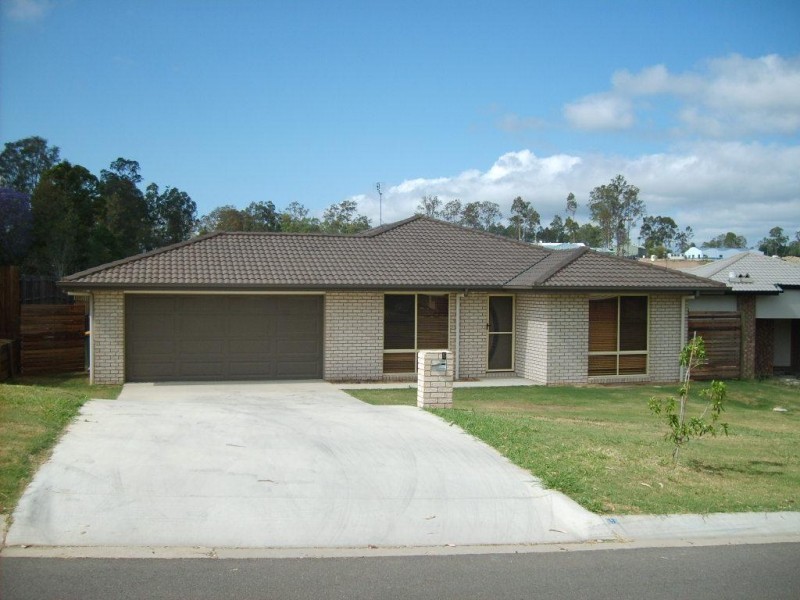 5 Decker Place, Southside QLD 4570