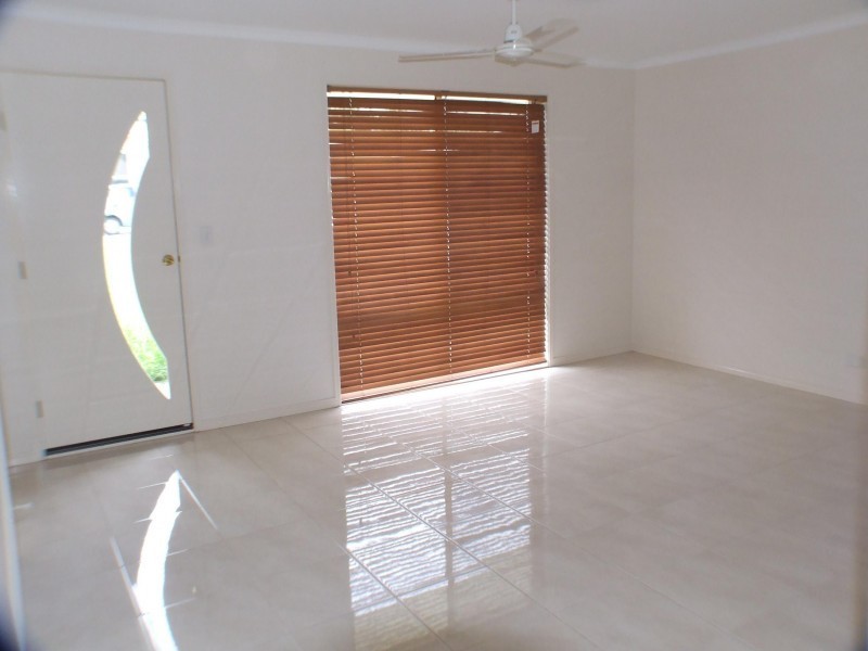 5 Decker Place, Southside QLD 4570