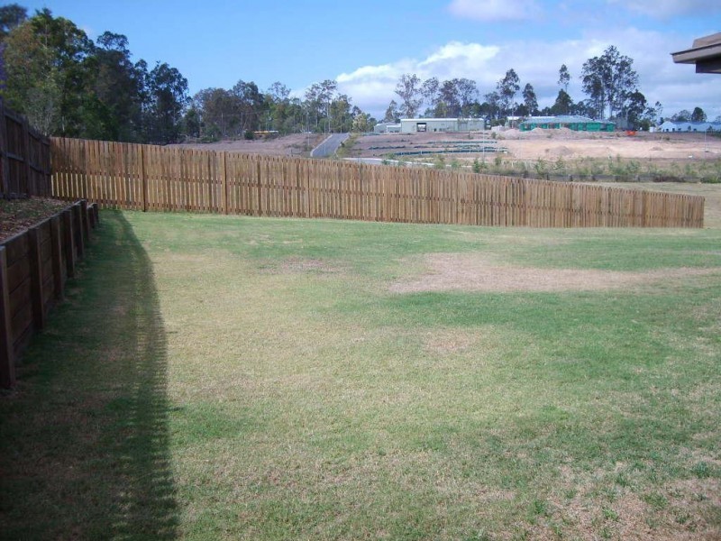 5 Decker Place, Southside QLD 4570