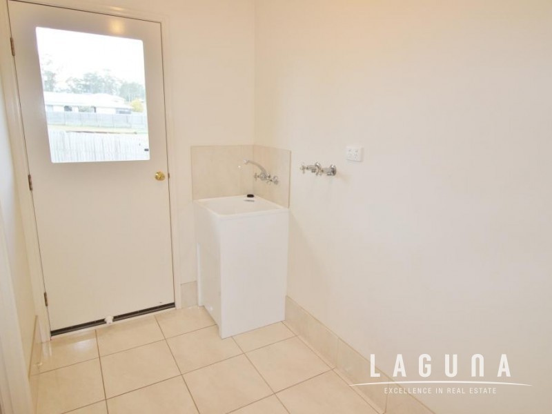 5 Decker Place, Southside QLD 4570