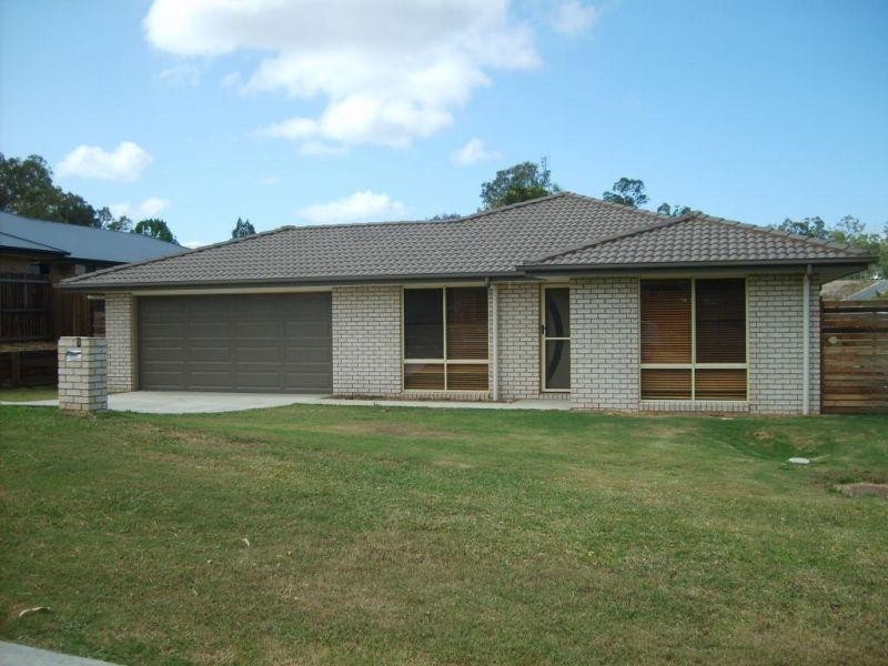 5 Decker Place, Southside QLD 4570