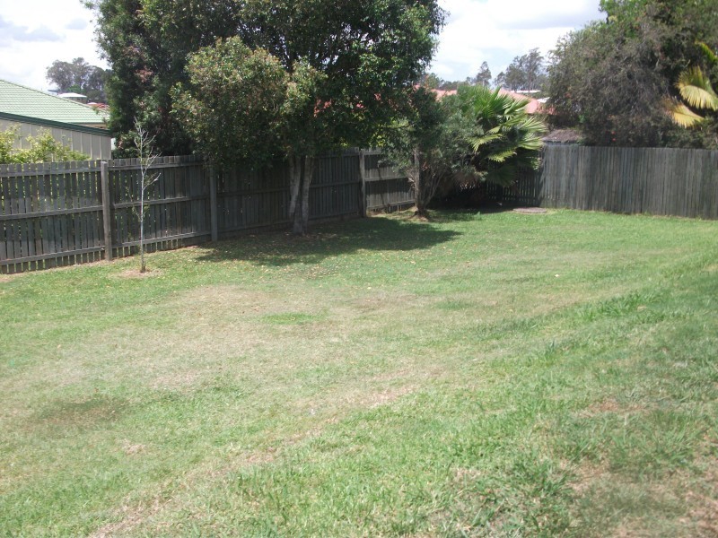 11 Lily Street, Southside QLD 4570