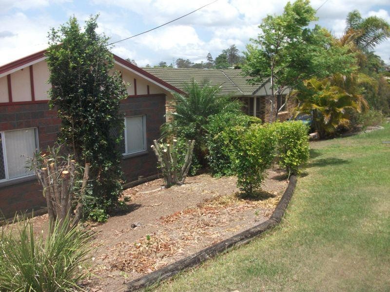 11 Lily St, Southside QLD 4570