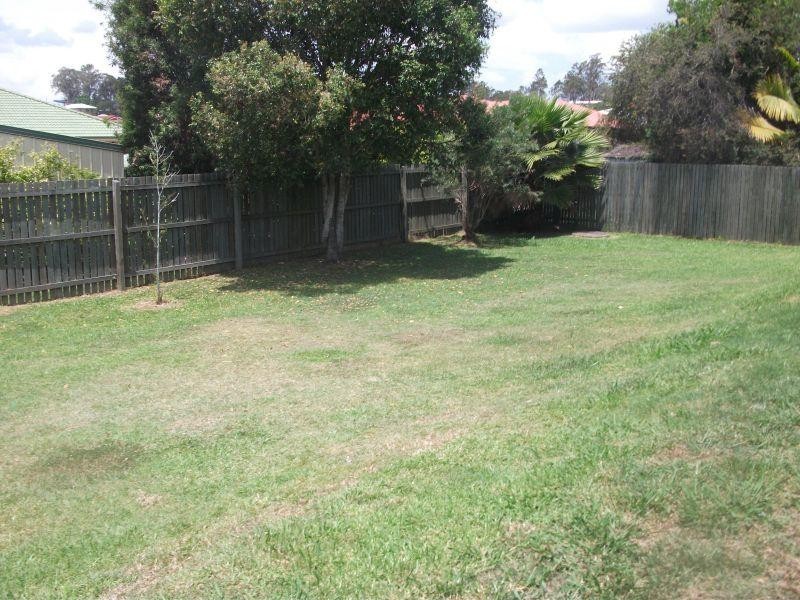 11 Lily St, Southside QLD 4570