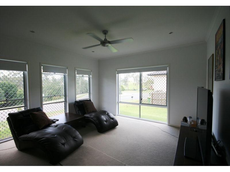 3 Presidential Avenue, Jones Hill QLD 4570