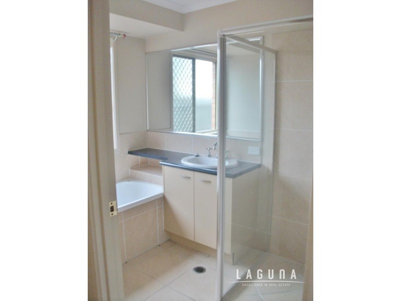 16 Decker Place, Southside QLD 4570