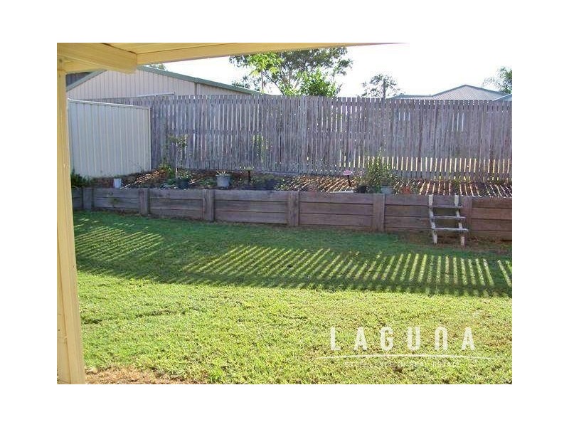 16 Decker Place, Southside QLD 4570