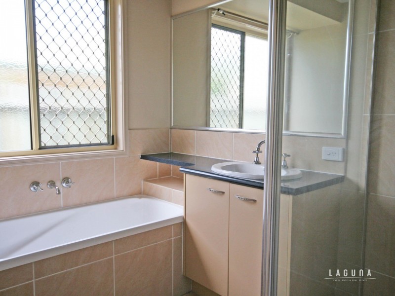 16 Decker Place, Southside QLD 4570
