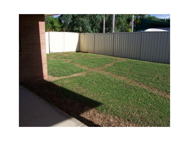 16 Decker Place, Southside QLD 4570