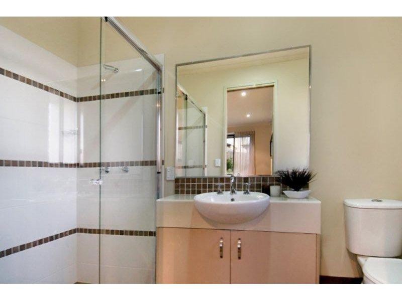 24 Premier Avenue, Jones Hill QLD 4570