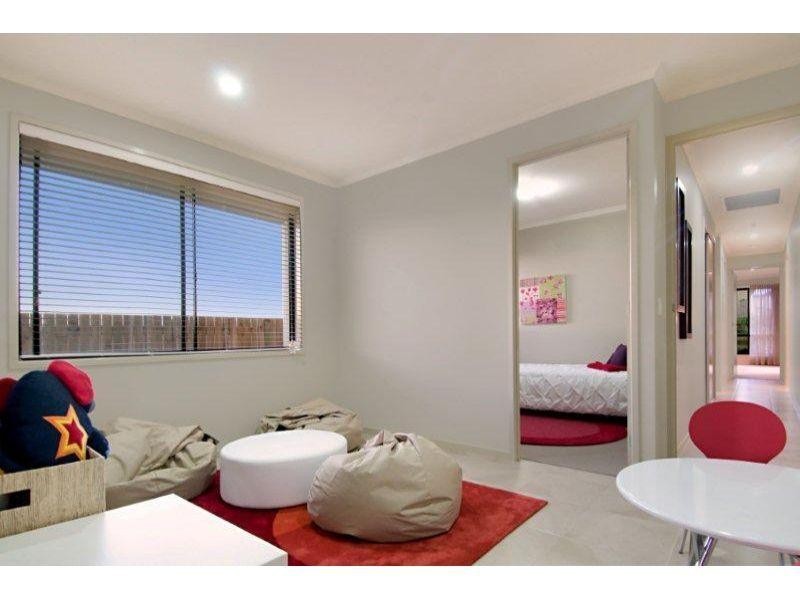 24 Premier Avenue, Jones Hill QLD 4570