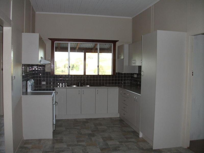 112 Hood Road, Veteran QLD 4570