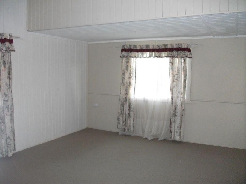 112 Hood Road, Veteran QLD 4570