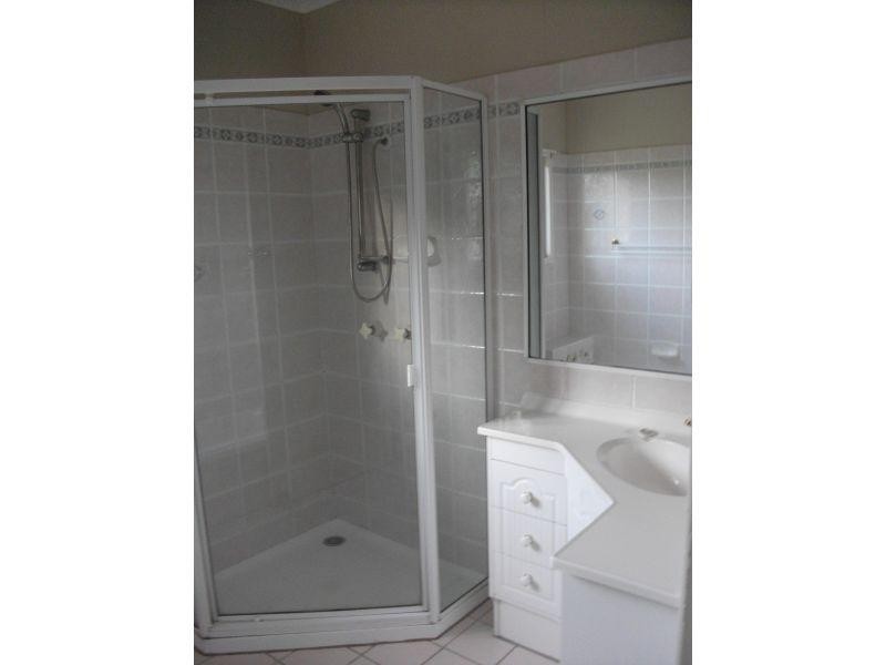 112 Hood Road, Veteran QLD 4570