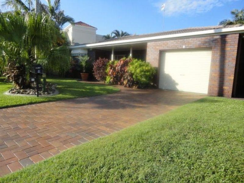 22 Dolphin Crescent, Noosaville QLD 4566