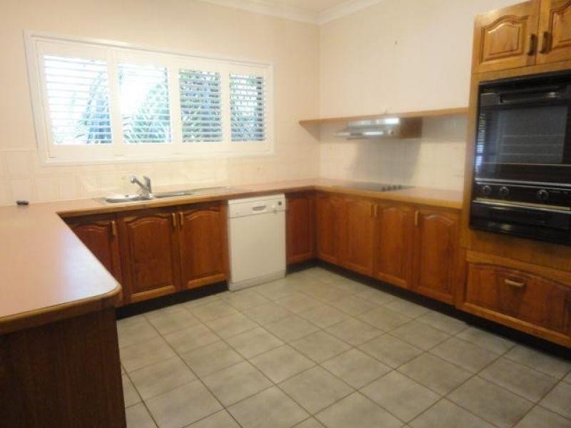 22 Dolphin Crescent, Noosaville QLD 4566