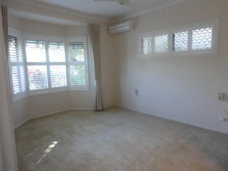 22 Dolphin Crescent, Noosaville QLD 4566