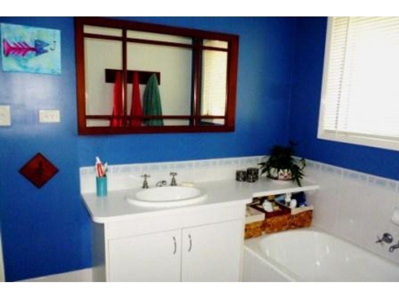 3 Southern Cross Parade, Sunrise Beach QLD 4567
