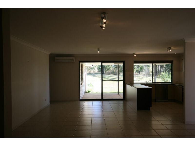 41 Gympie View Dr, Southside QLD 4570