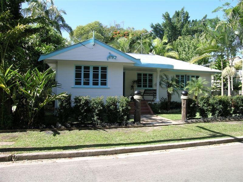 8 Edward Street, Noosaville QLD 4566