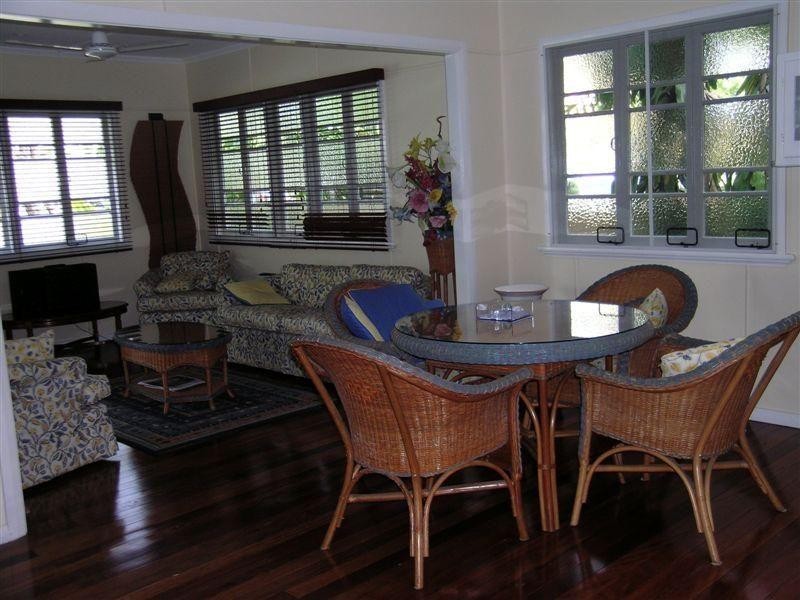 8 Edward Street, Noosaville QLD 4566