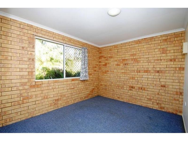 1/8 Furness Road, Southside QLD 4570