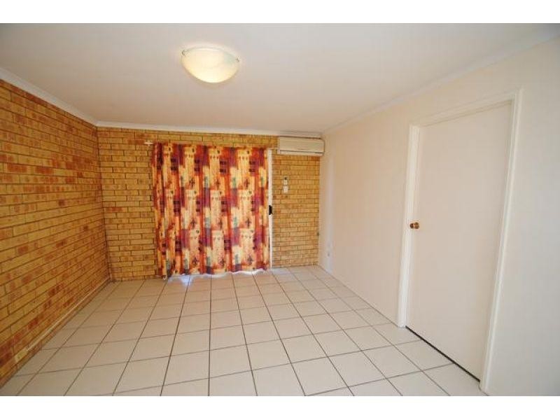 1/8 Furness Road, Southside QLD 4570