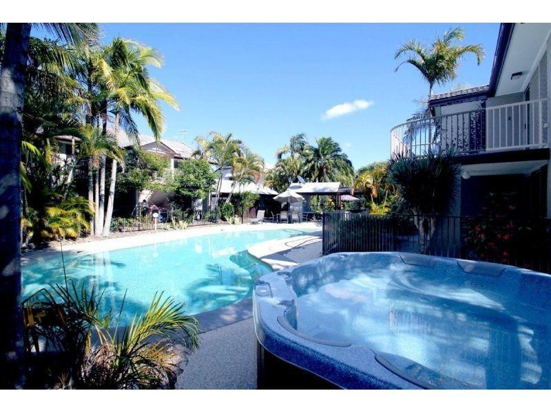 216/4 Lake Weyba Dr, Noosaville QLD 4566