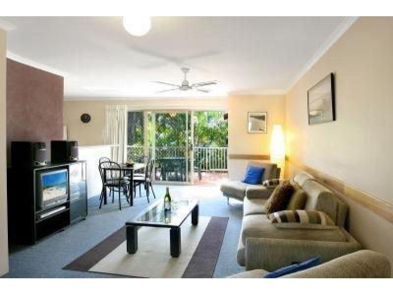 216/4 Lake Weyba Dr, Noosaville QLD 4566