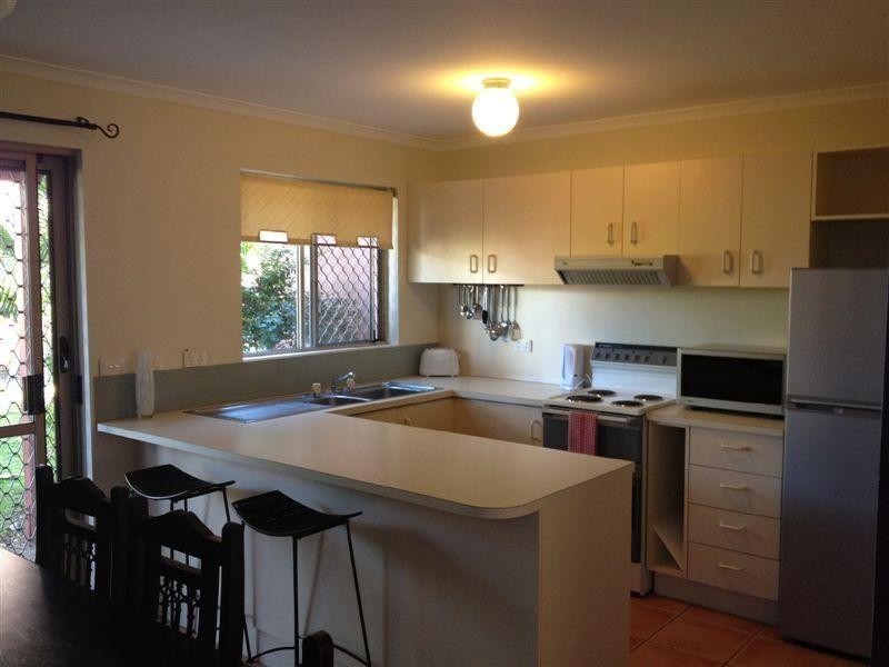 4/24 Lake Weyba Dr, Noosaville QLD 4566