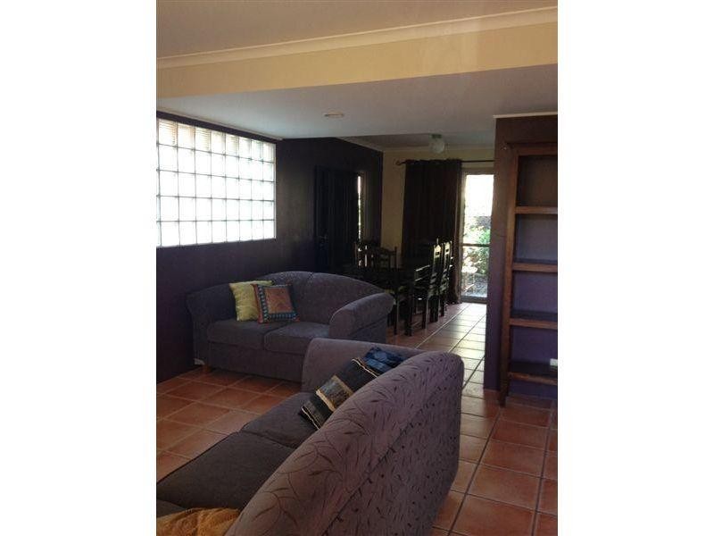 4/24 Lake Weyba Dr, Noosaville QLD 4566