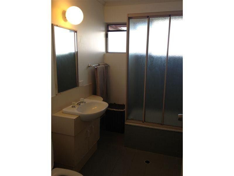 4/24 Lake Weyba Dr, Noosaville QLD 4566