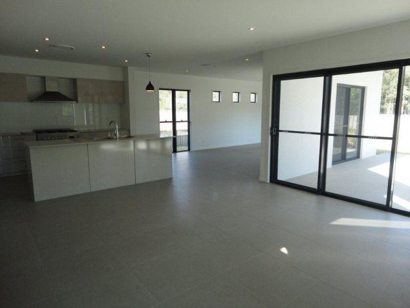 4 Limosa Cct, Noosaville QLD 4566