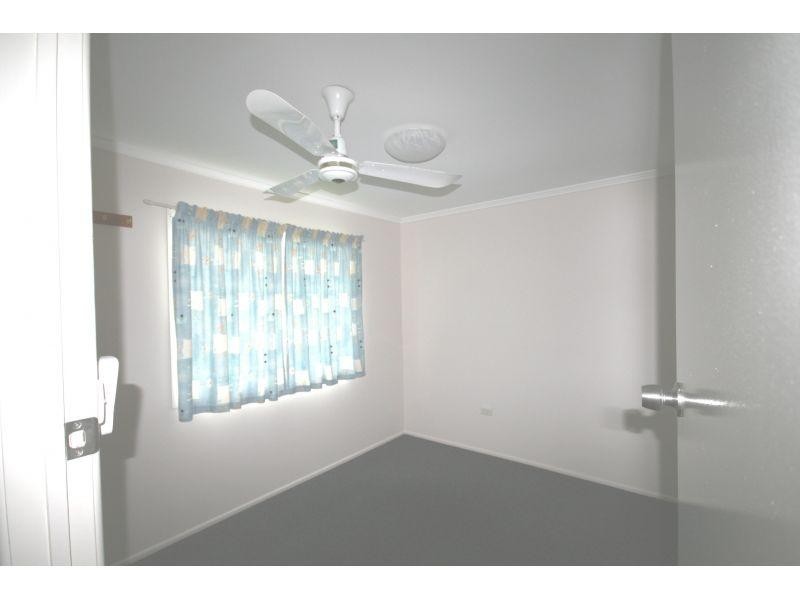 6 James Street, Southside QLD 4570