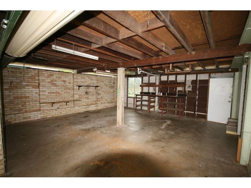 6 James Street, Southside QLD 4570